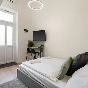 k27-boutique-apartments-best-location-by-bqa-budapest.inbudapesthotels.com/